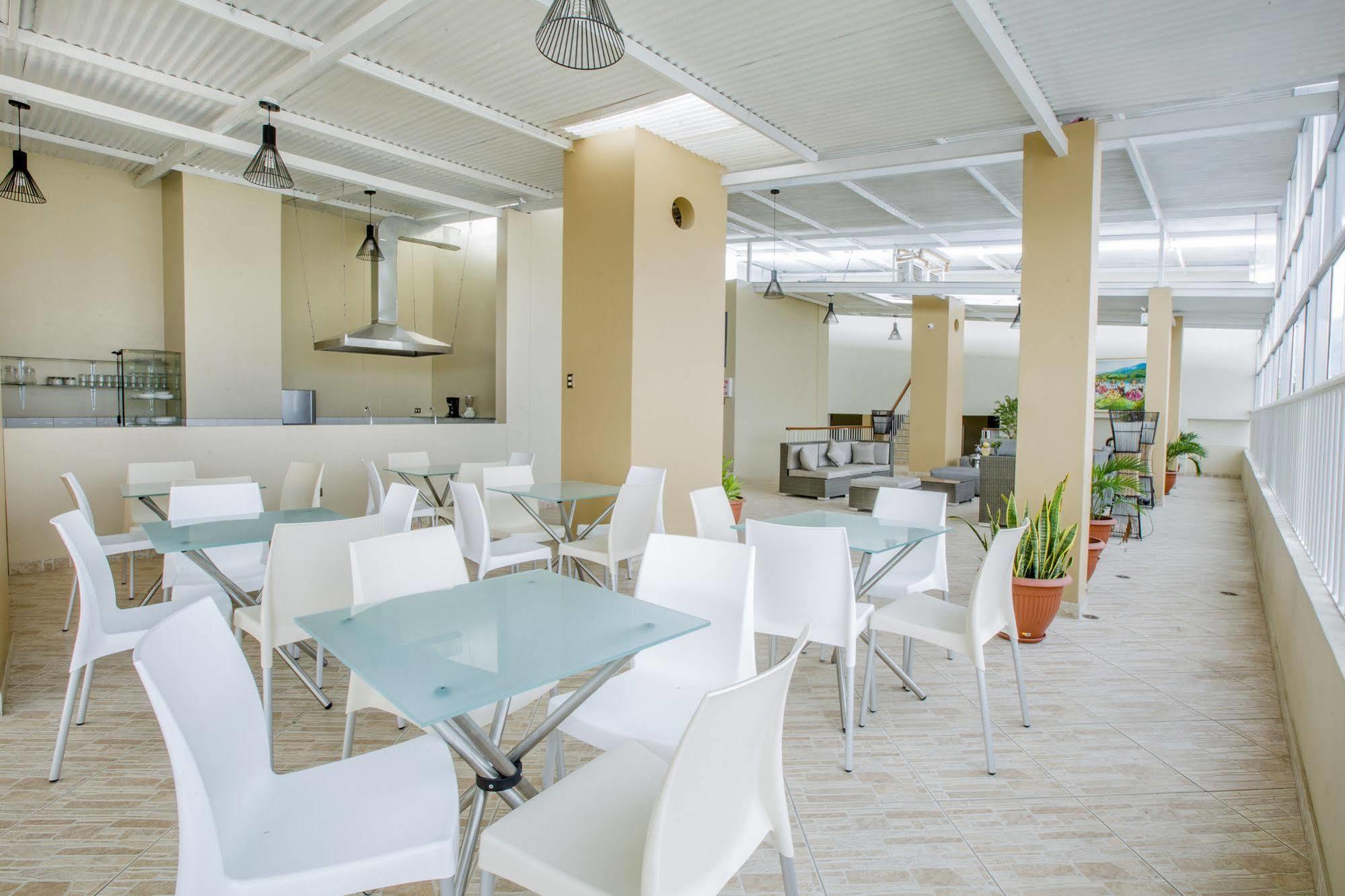 Hotel Suyox Тарапото Экстерьер фото